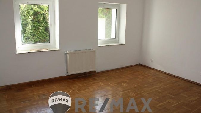 4 Wohnzimmer