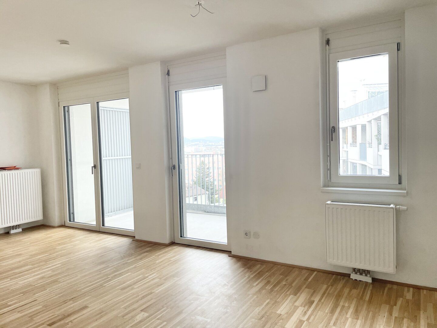 PROVISIONSFREI VOM EIGENTÜMER! IDEALE 2-ZIMMER-WOHNUNG MIT LOGGIA NÄHE U6!