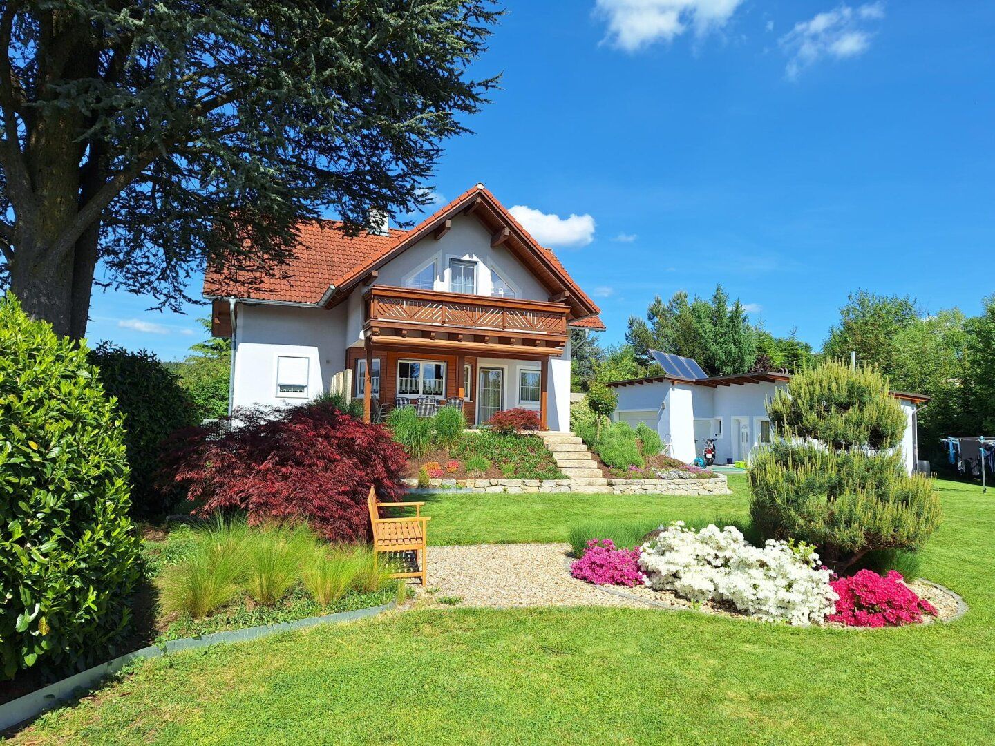 Wohnen mit Weitblick - Gepflegtes Einfamilienhaus mit großem Grundstück in ruhiger Lage von Wünschendorf