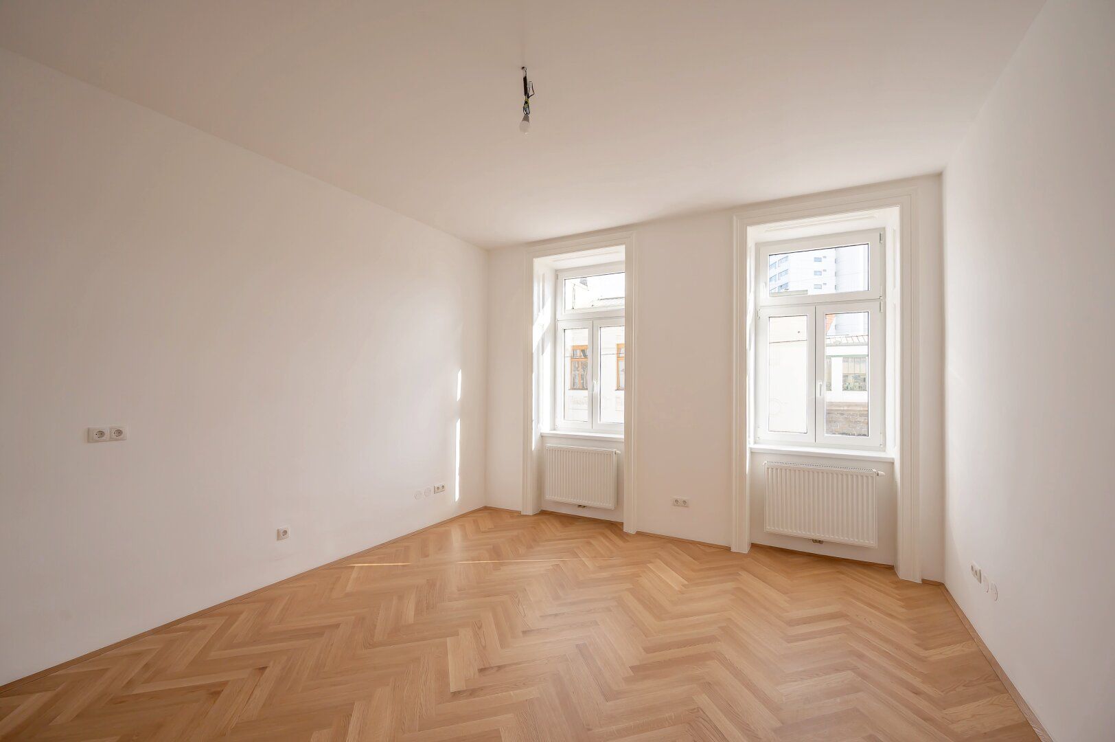 ++NEU++ Generalsanierte 2-Zimmer Altbau-Wohnung mit viel Potenzial!