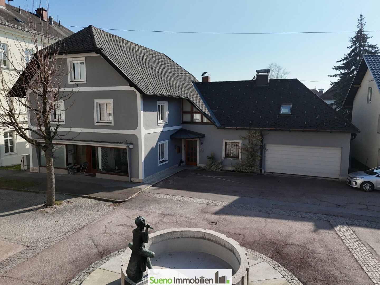 TOP Wohnhaus mit 2 (ev 3) Einheiten samt Pool, Garage und 1 Geschäftslokal
