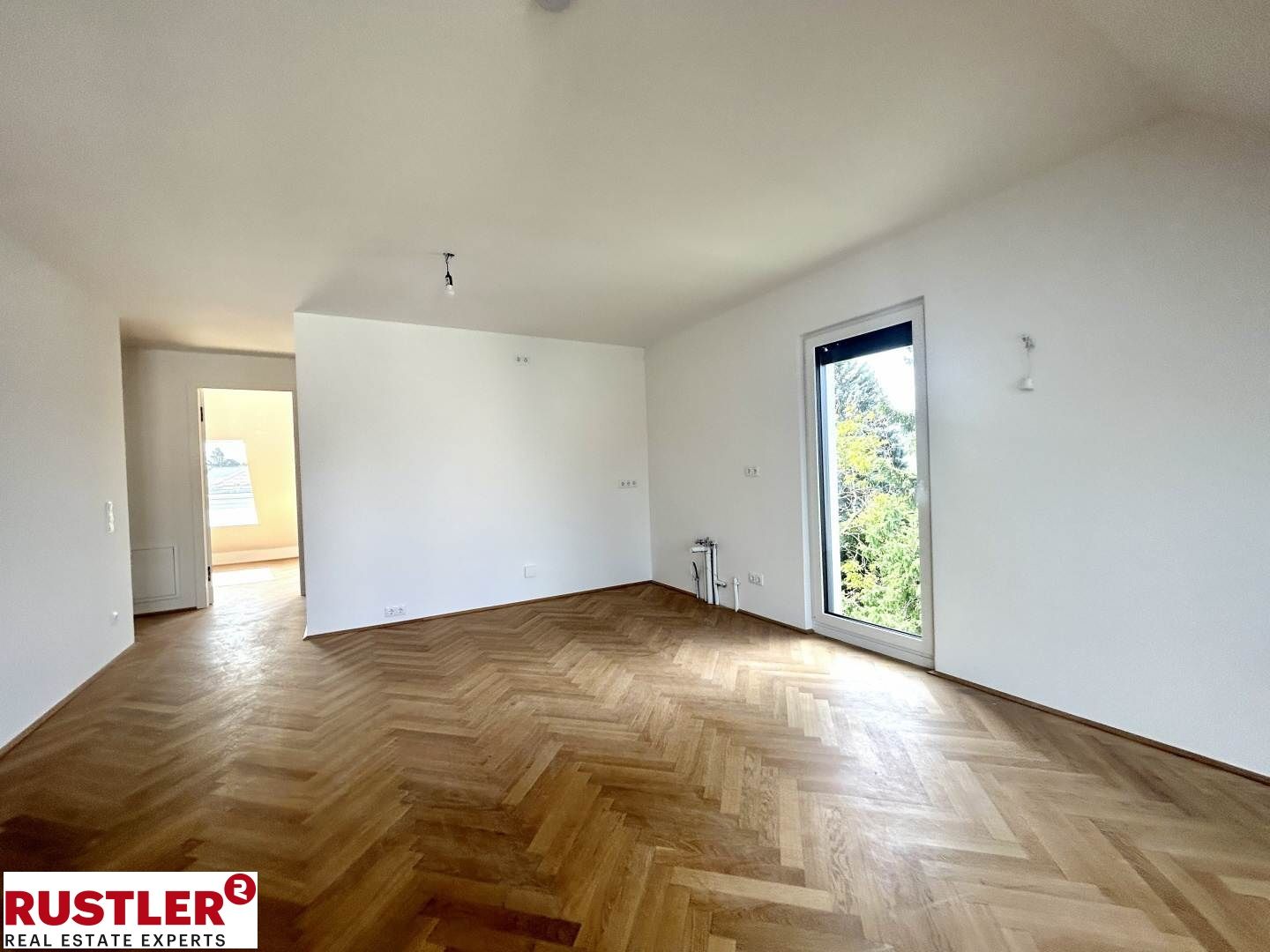 Exklusive Dachgeschosswohnung in Grünruhelage - zu verkaufen