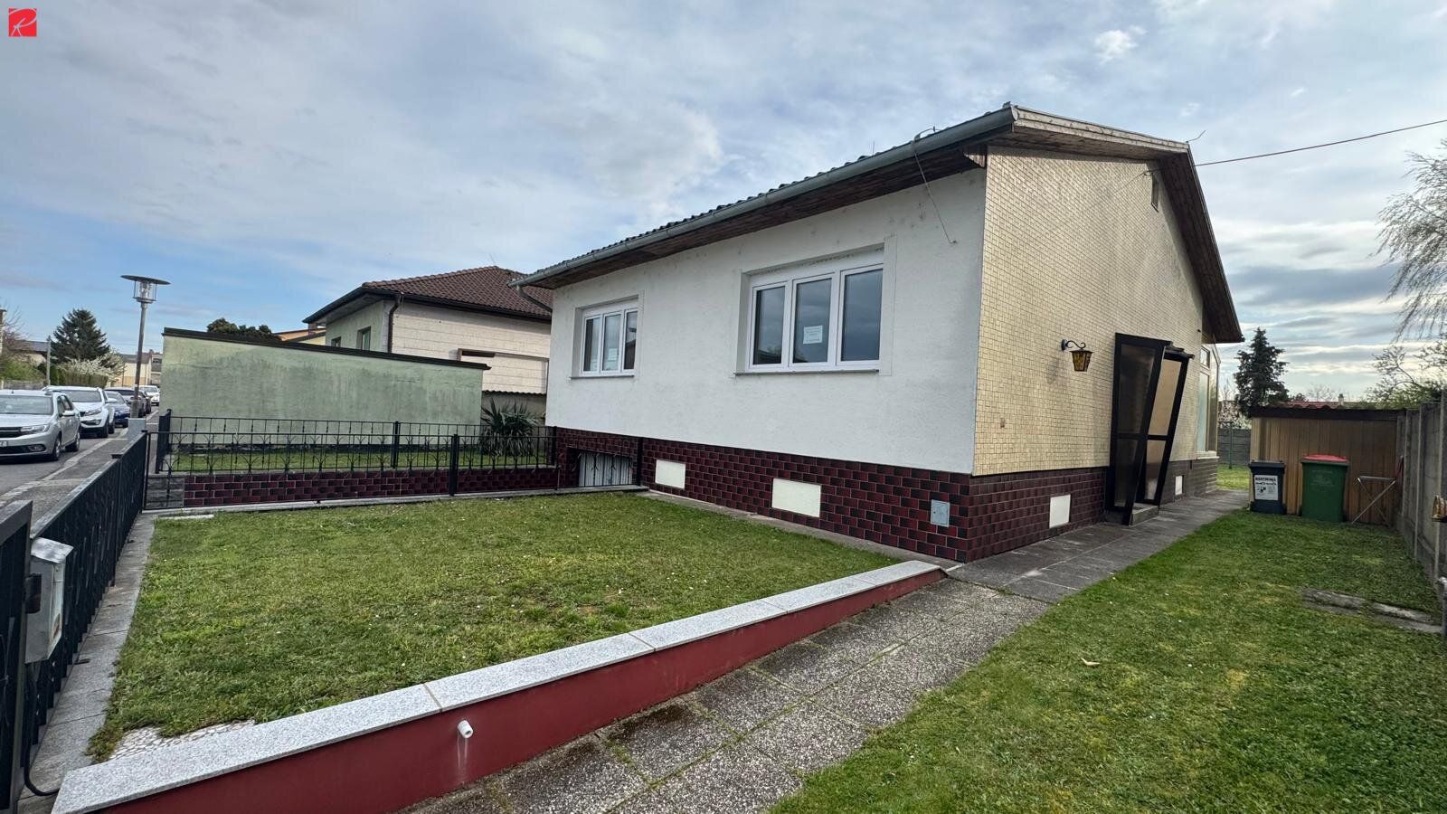 Leistbares Einfamilienhaus mit Pool und Garten - teilsaniert - nahe Wien