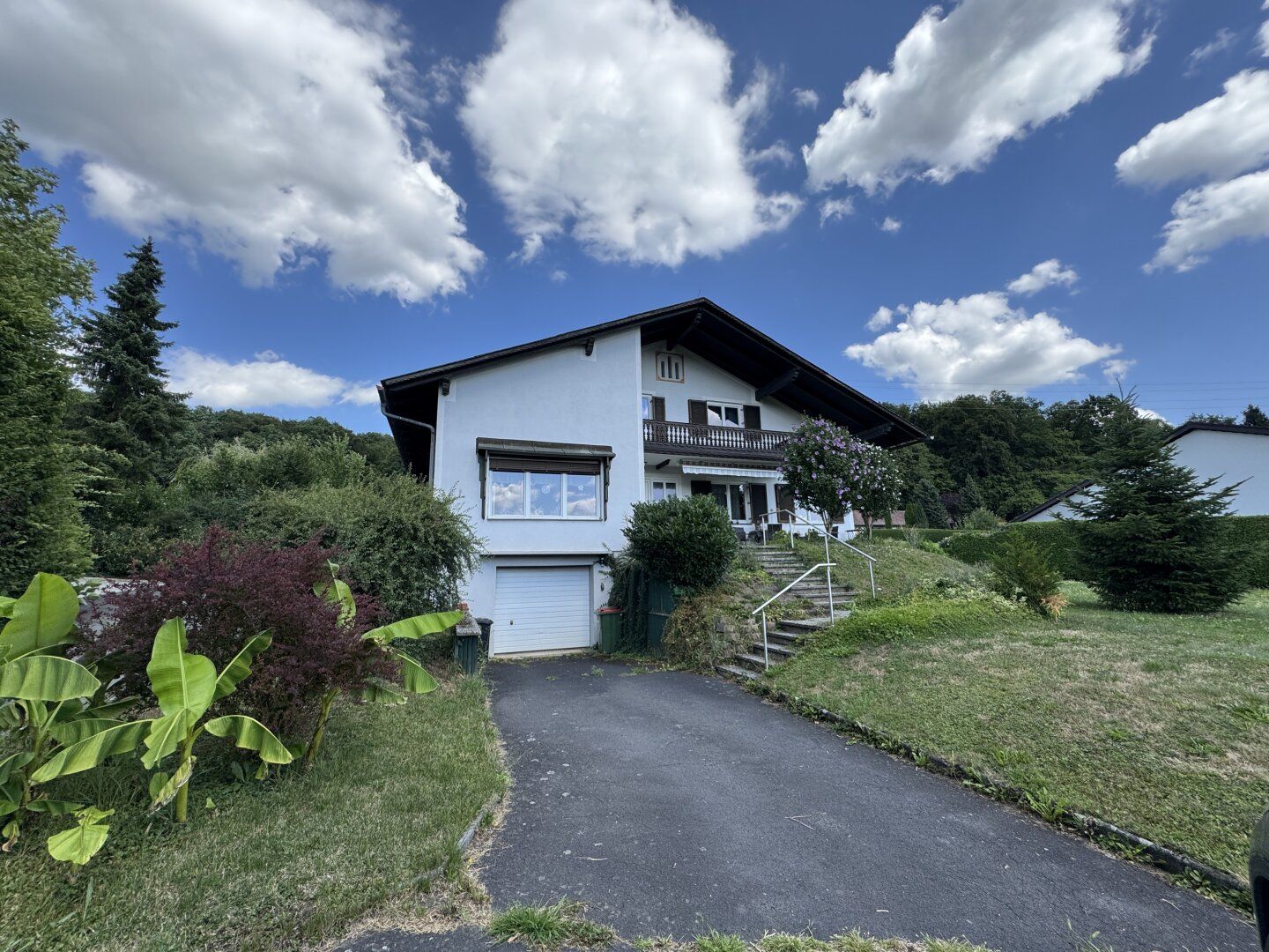 Bad- Gleichenberg , Einfamilien- Mehrfamilienhaus ca. 222,76 m²s, 10 Zimmer, Grund 998 m²