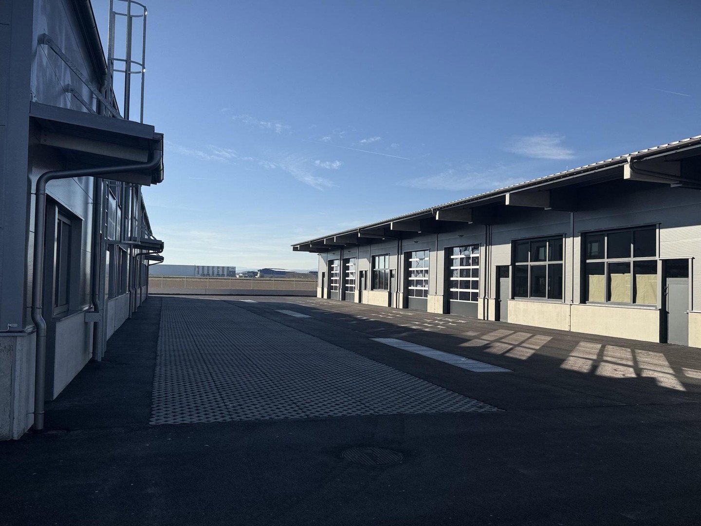 Neubau Gewerbehalle Teesdorf B17 - 154 bis 399 m² - Fussbodenheizung - sofort beziehbar - Mehr