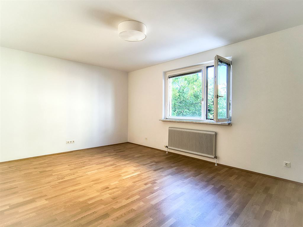 1100 Wien/Nähe Waldmüllerpark: Top-sanierte, helle 2-Zimmer-Wohnung mit Loggia in ruhiger Lage