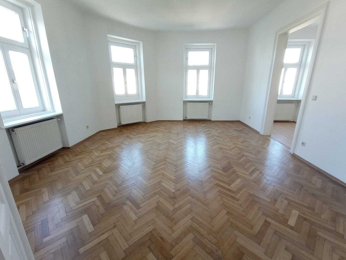 wunderschöne, sehr helle Stilaltbauwohnung nähe Nussdorfer Straße