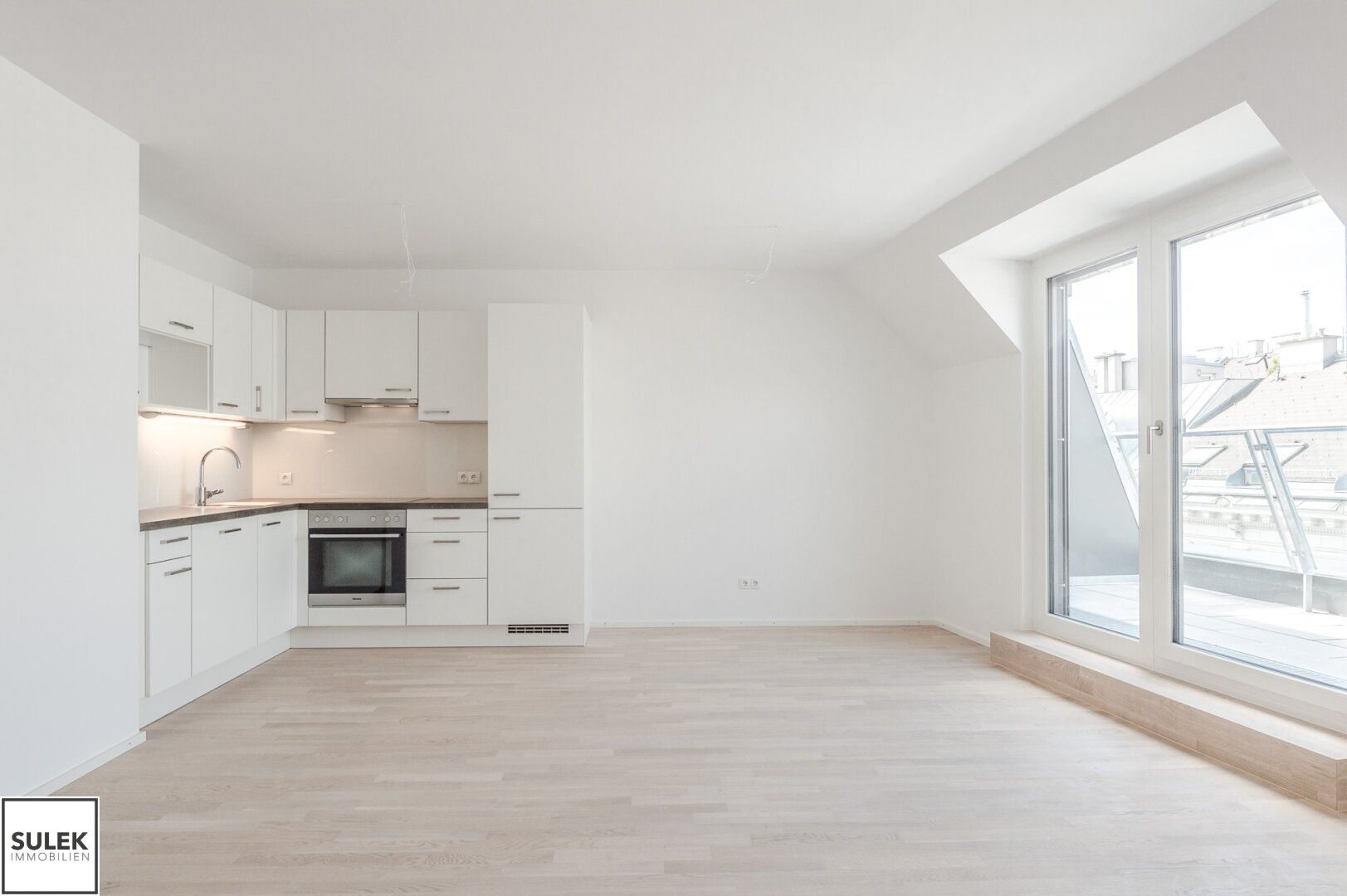 Perfekt geschnittene 3-Zimmer Wohnung mit Terrasse und Klima ~ Kaiserstraße 82 ~ AB 1. JULI VERFÜGBAR!