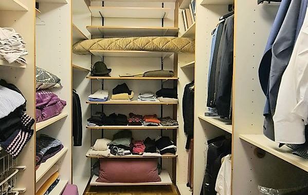 Begehbarer Kleiderschrank