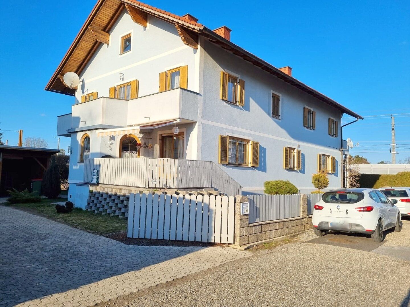 Besichtigen Sie Ihre neue Wertanlage! Wunderschönes Wohnhaus mit drei großen Wohnungen in Graz Puntigam!