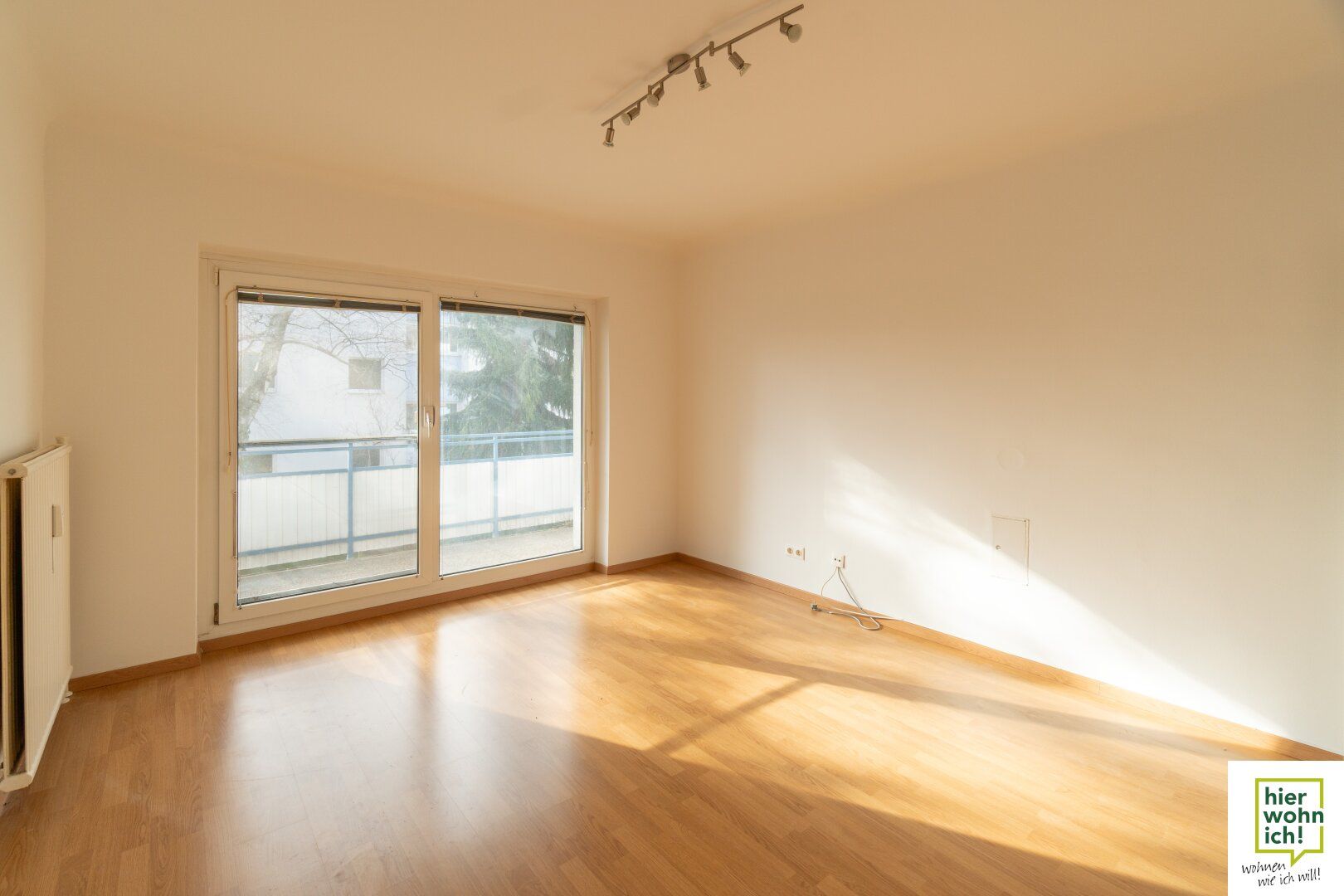 Licht von drei Seiten: 2-Zimmerwohnung mit Balkon im Grünen