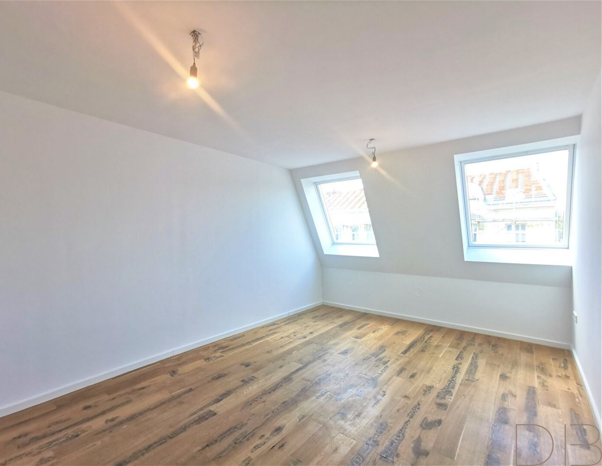 DB IMMOBILIEN | Moderne Dachgeschoßwohnung in toller Lage !!!