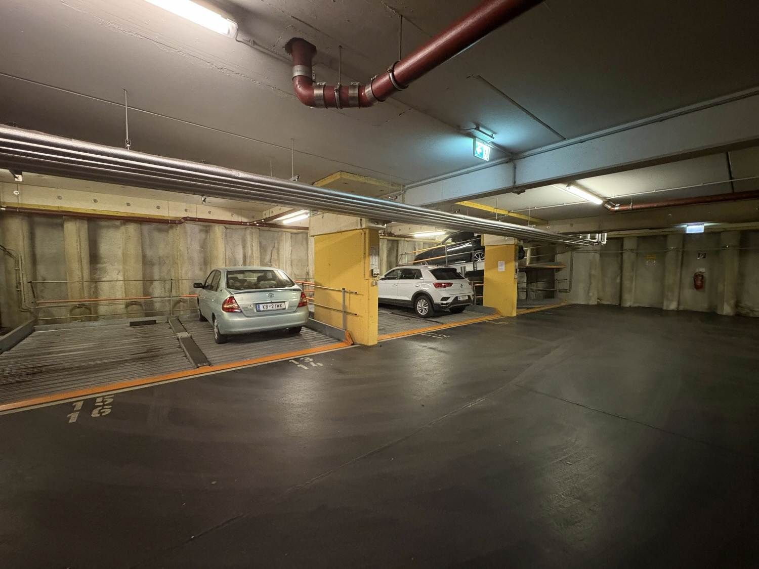 ZU VERKAUFEN: Tiefgaragenstellplatz im 16. Bezirk - Stapelparkplatz