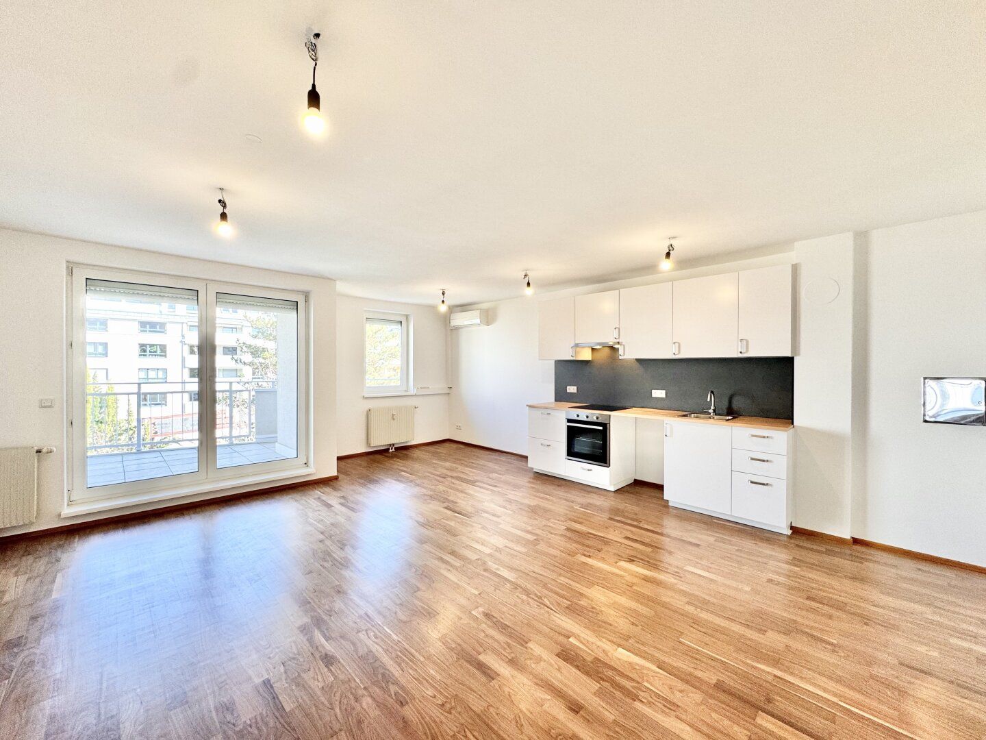 Absolute Ruhelage | 2-Zimmer Terrassenwohnung mit Balkon | UNBEFRISTET