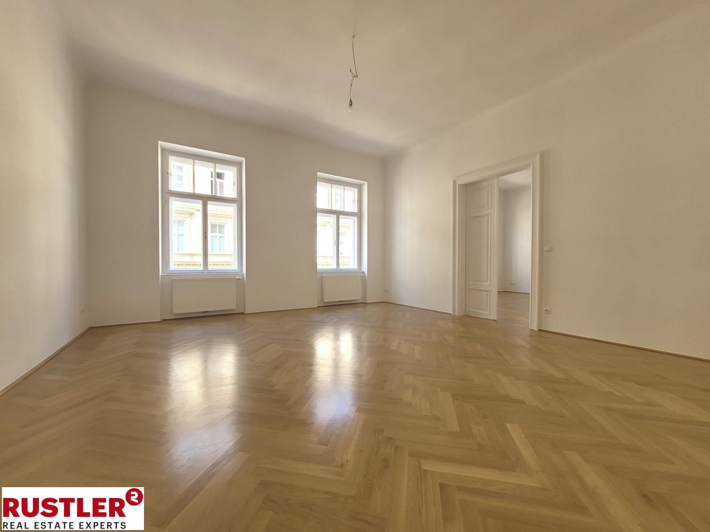 Sanierte Altbauwohnung mit Balkon - tolle Lage in 1040 Wien