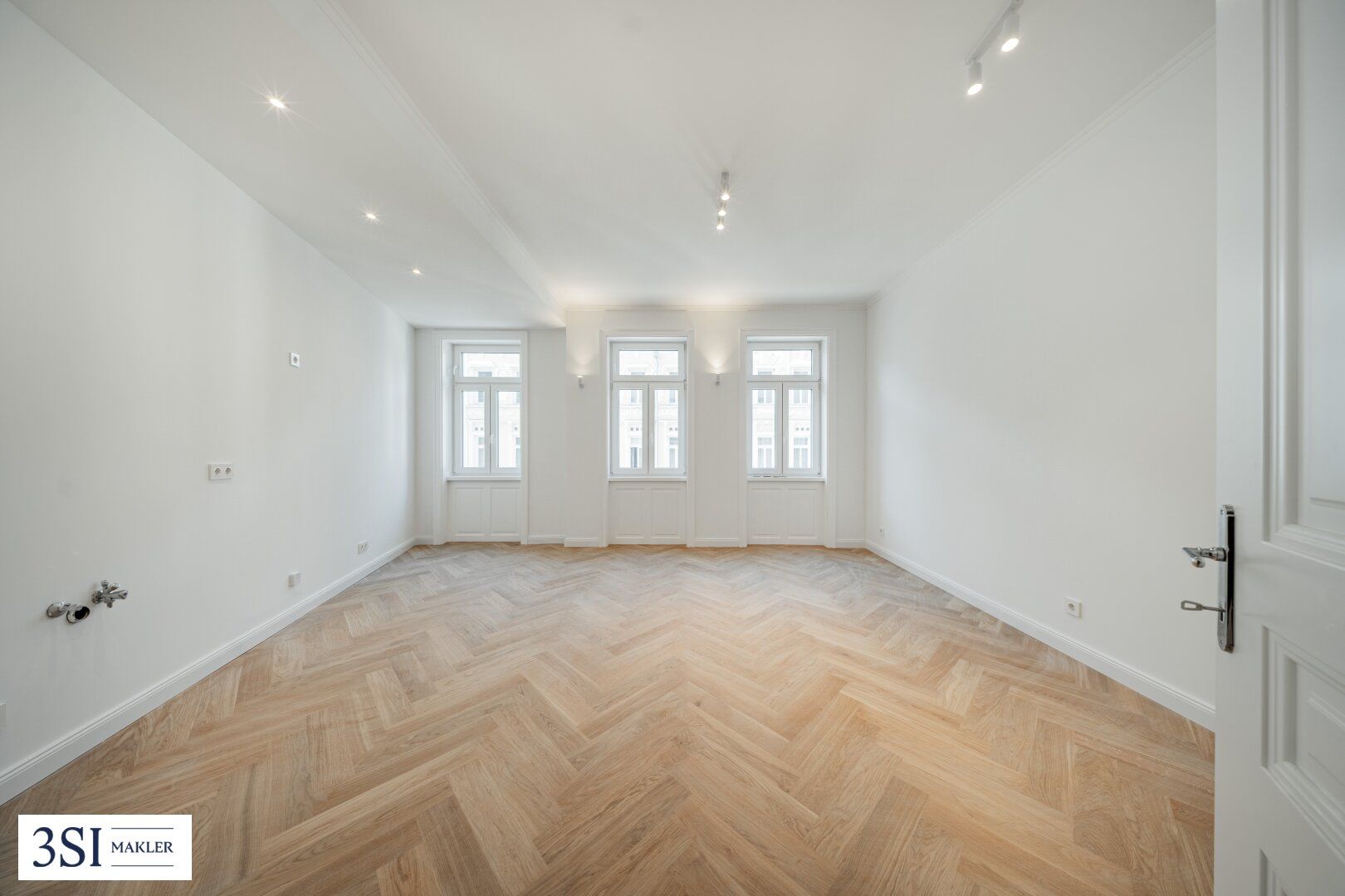 Erstbezug nach Luxussanierung: Altbauwohnung der Extraklasse
