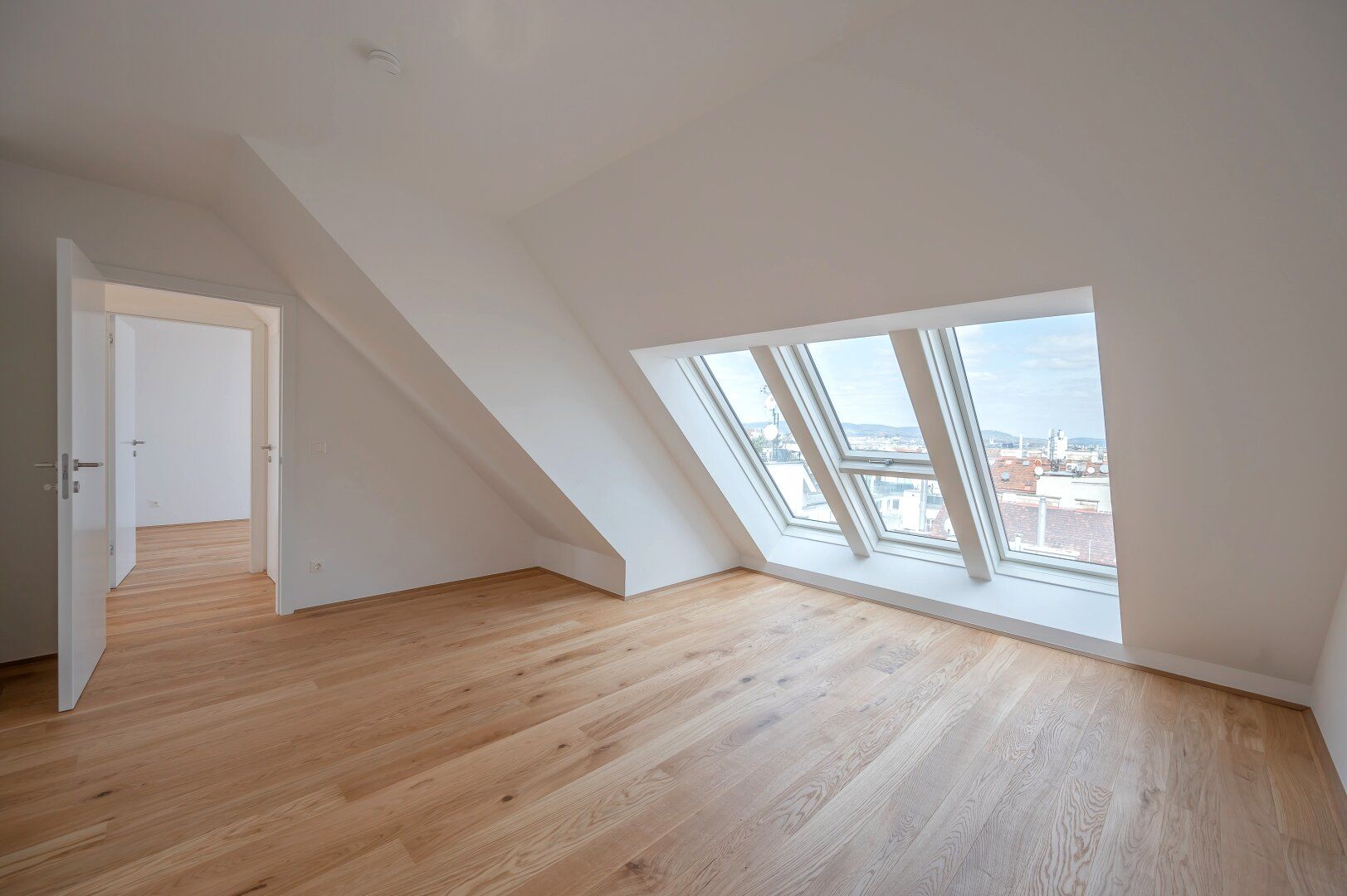 ++NEU++ Außergewöhnliche 4-Zimmer Neubau Maisonettewohnung mit 21m² Terrasse! **Luftwärmepumpe**