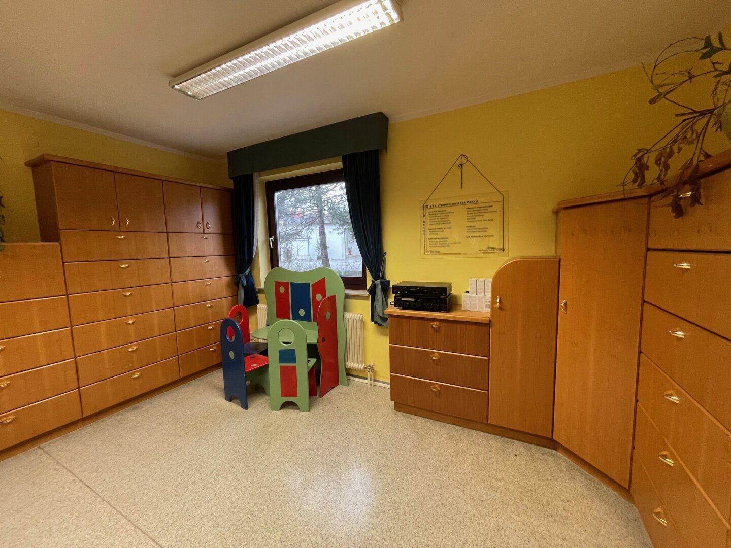 Helles Büro oder auch Eigentumswohnung in Zentraler Lage!