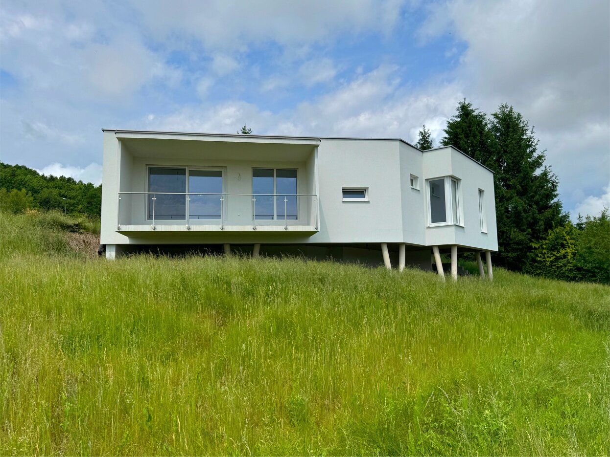 B O C K S D O R F - Sonniger Bungalow mit Panoramablick und Erstbezug!