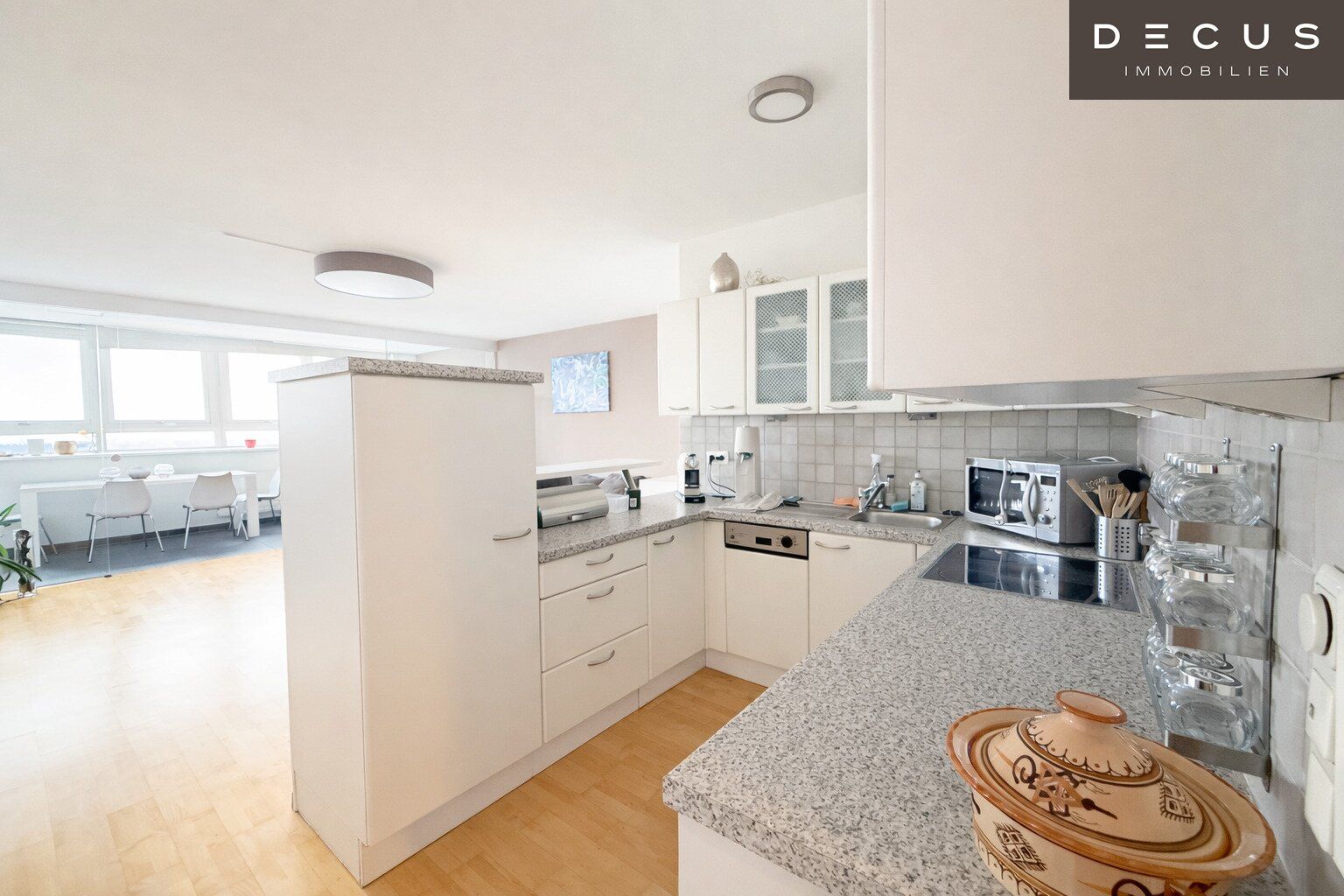 2-ZIMMER WOHNUNG | VOLL MÖBLIERT | GASOMETER | FERNBLICK | PERFEKT ANGEBUNDEN - Ansicht 6
