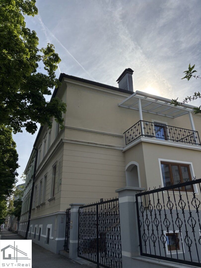 Sanierte Stadtvilla im Herzen von Wels - 2 Wohneinheiten + Option auf dritte Einheit im Keller!