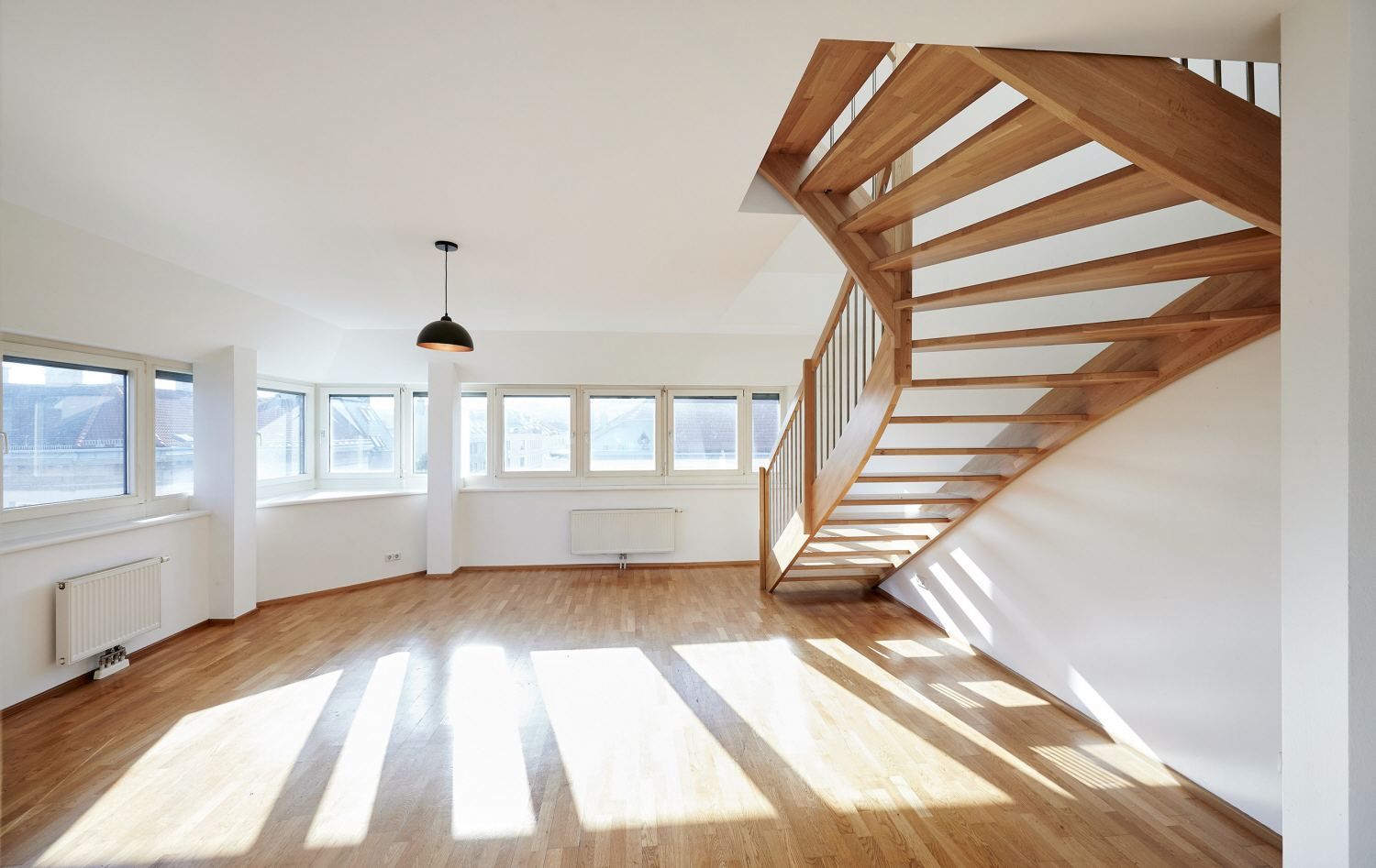 Stilvolle 3-Zimmer-Maisonette mit Galerie und herrlichem Ausblick - Ruhelage im 16. Bezirk