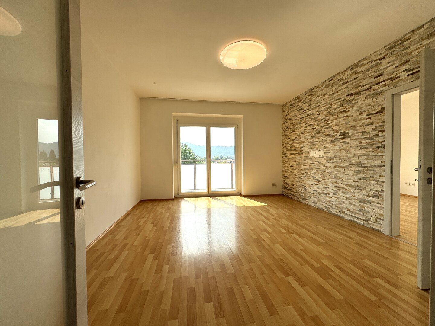 Graz-Straßgang! großräumige 3-Zimmer-Wohnung in attraktiver Lage , für Familien