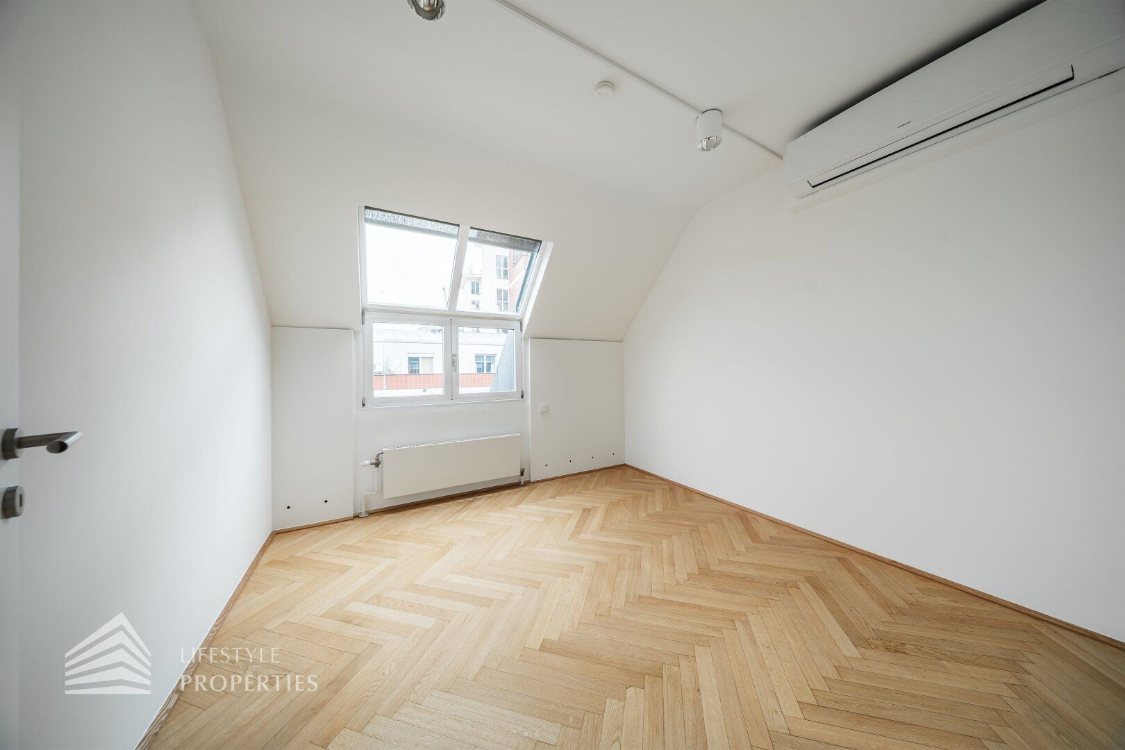 Erstbezug! Renoviertes 6-Zimmer Büro in Toplage - Ansicht 4