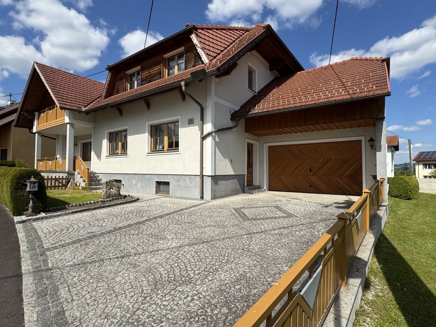 Zweifamilienhaus in ruhiger Zentrumslage von Pregarten