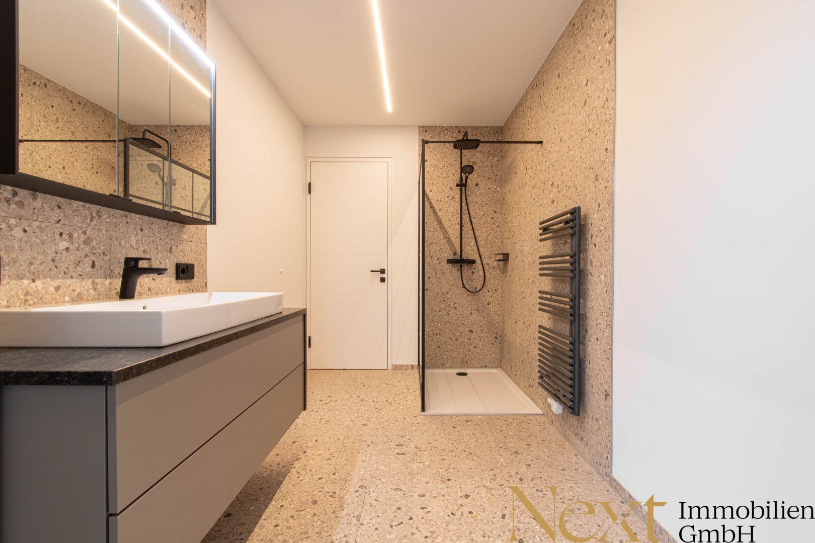 Exklusiv sanierte 2-(3)-Zimmer-Wohnung mit luxuriöser Ausstattung im Zentrum von Linz zu verkaufen! - Més