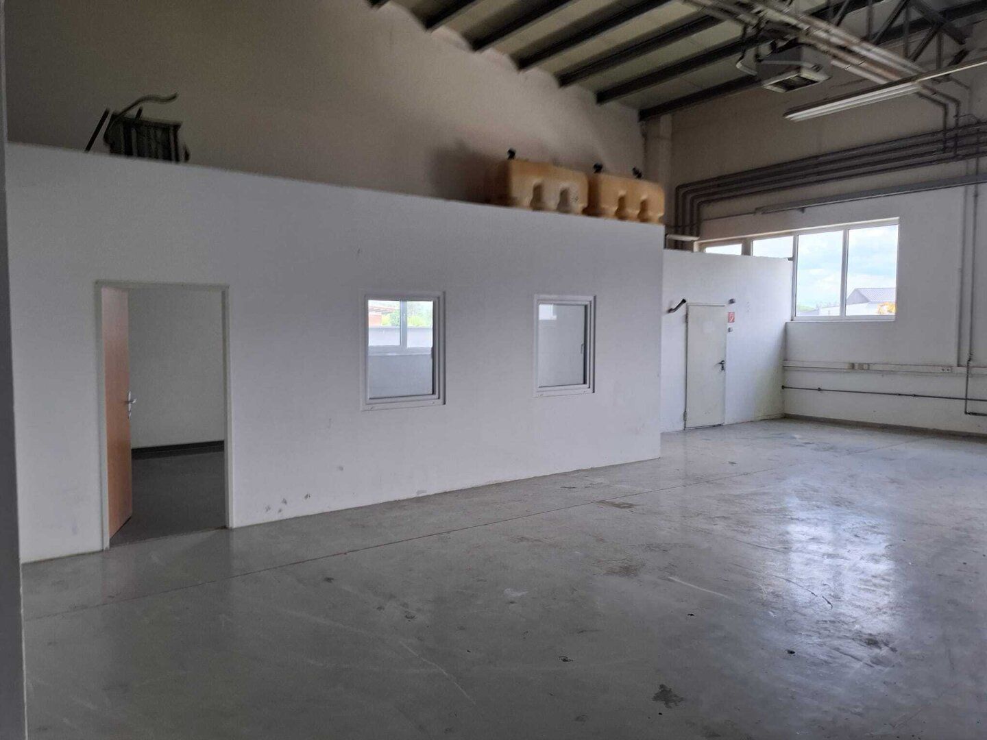 HALLEN FÜR GEWERBEBETRIEBE VON 280 BIS 680 m² IN EBENTHAL ZU MIETEN! - Ansicht 2