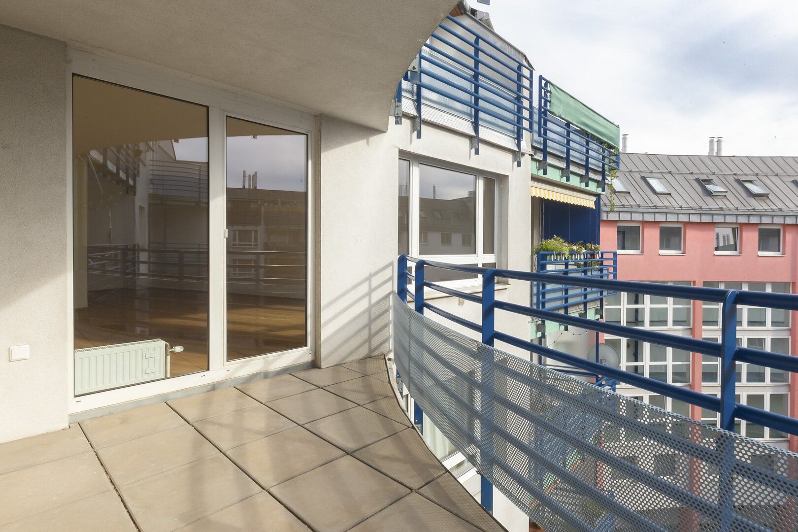 Sanierungsbedürftige 3 Zimmer Wohnung | Großzügige Loggia, hohe Stockwerkslage, smarte Aufteilung