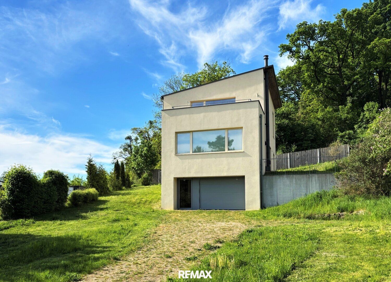 House, 160 m², land 1392 m²