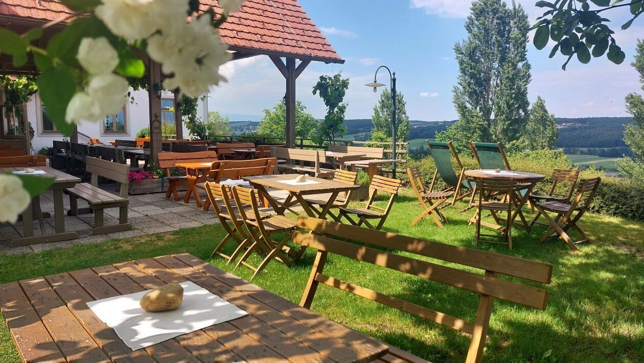 Bad Waltersdorf: Etabliertes Gasthaus/Heuriger in Top-Lage - Ansicht 2