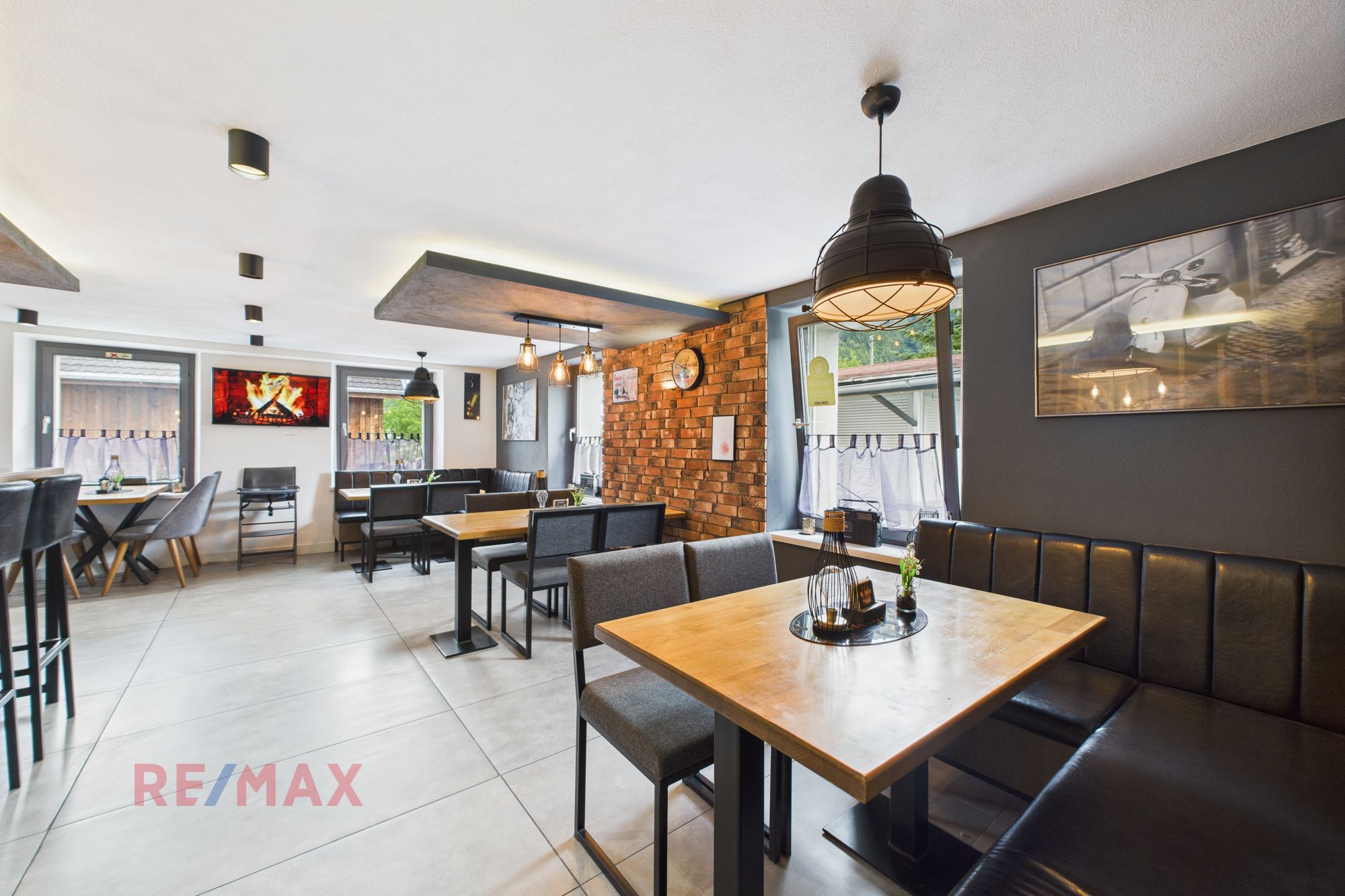 Zinshaus mit Pizzeria und bebaubarer Grundstücksreserve - Alles an einem Standort - Ansicht 2
