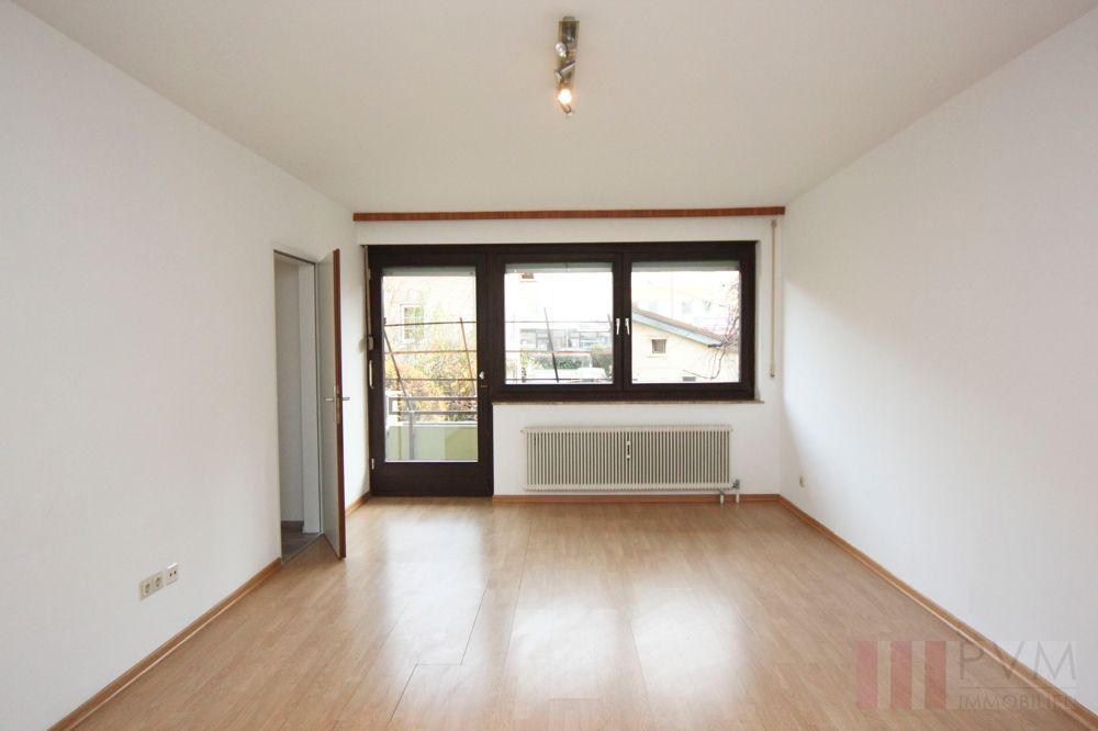 ANFRAGEN BITTE NUR PER MAIL GARCONNIERE MIT BALKON MAXGLAN
