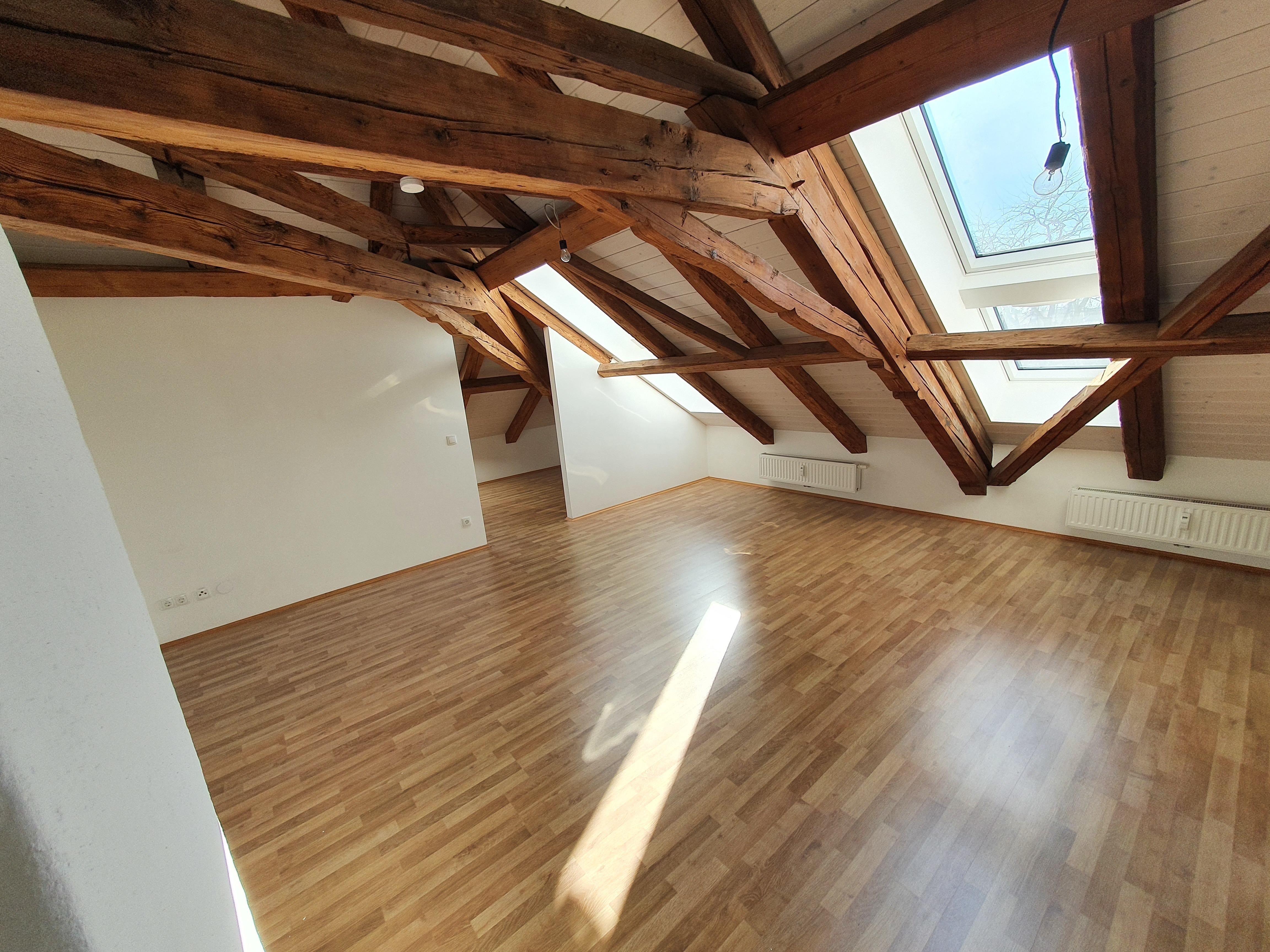 Geförderte Dachgeschosswohnung im 2. Stock mit 62 m²