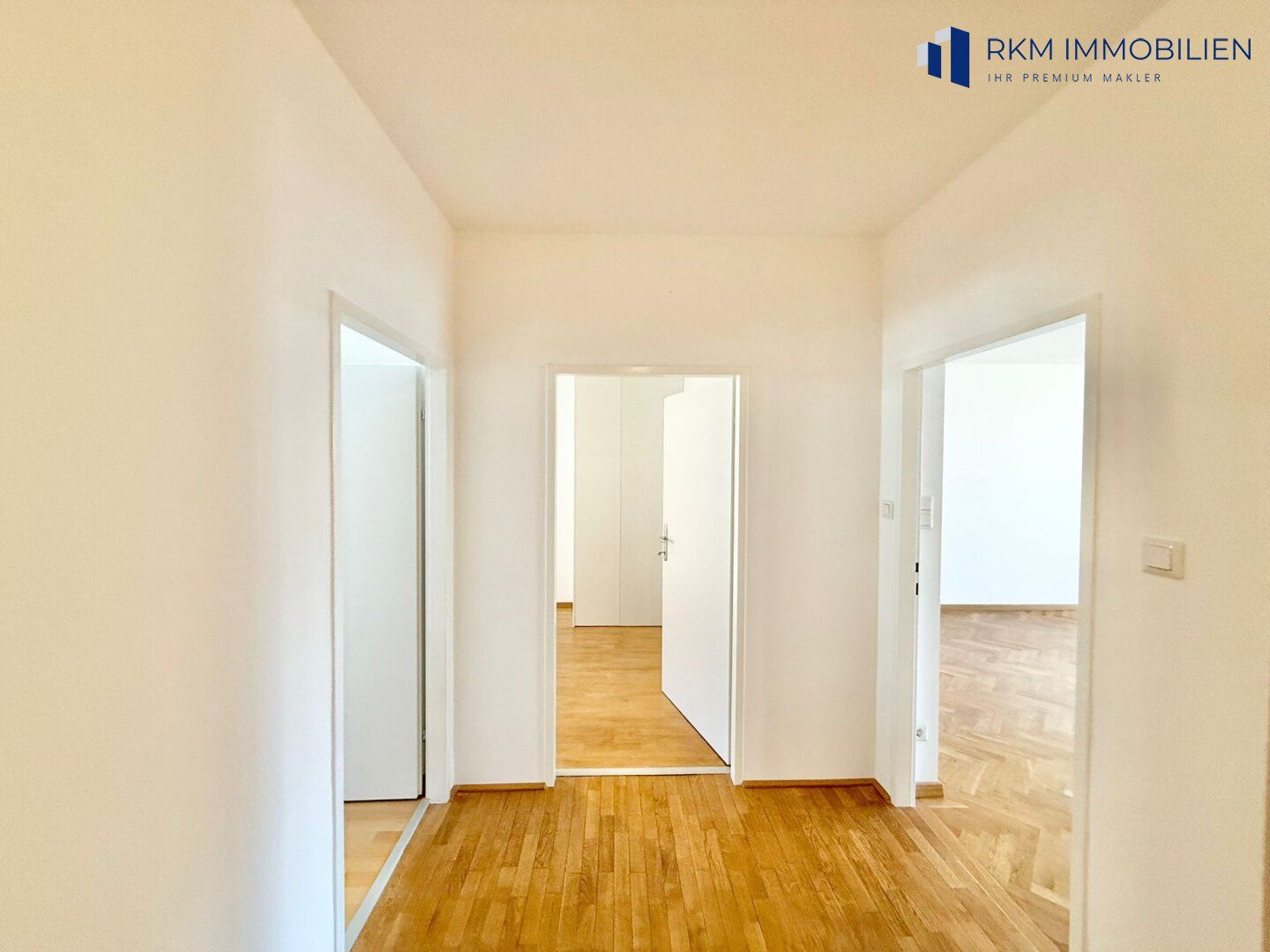 Lichtdurchflutete 3-Zimmer-Wohnung (95 m²) im Herzen von Ober St. Veit - Nahe Lainzer Tiergarten mit großer Loggia, Parkplatz und Garçonnière/Partyraum!