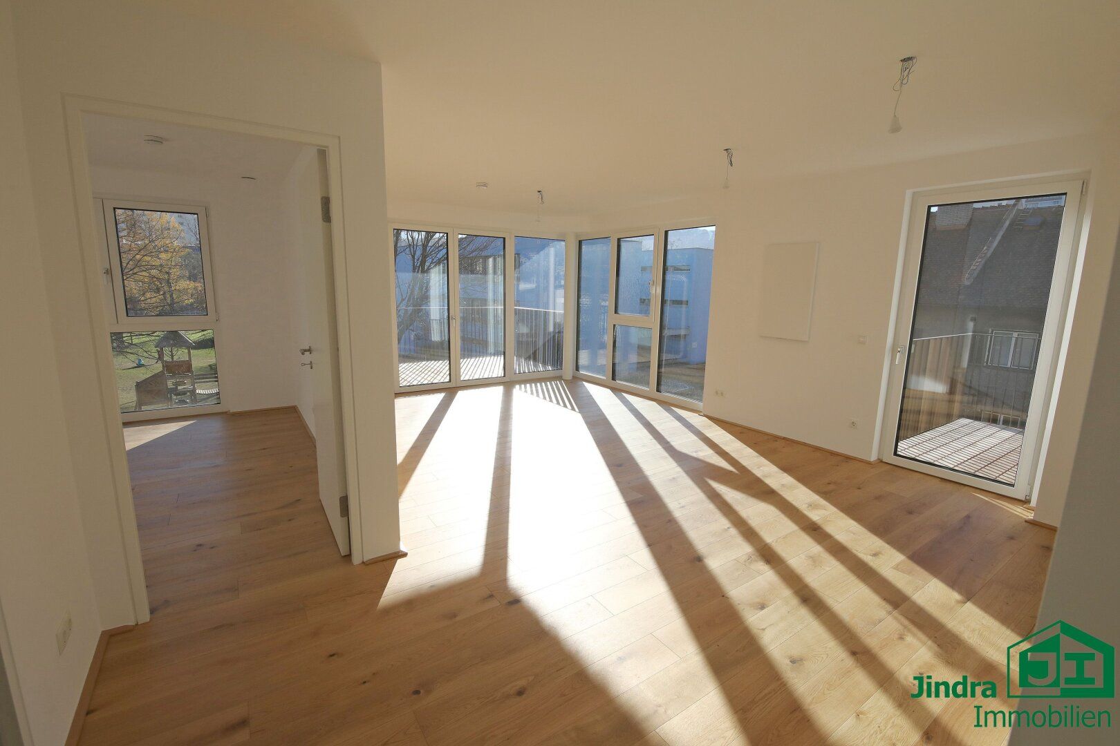 Erstklassiges Wohnen in Innsbruck: Moderne 3-Zimmer Wohnung (TOP 12) mit Süd- und Westbalkon !