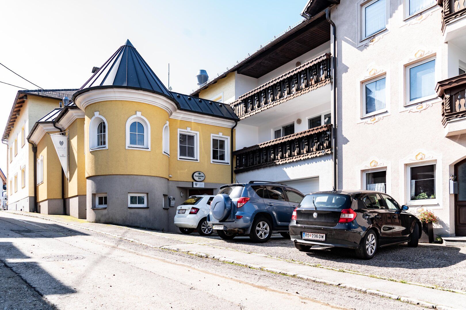 Bezirk Rohrbach: Zinshaus mit 4 Wohnungen, 3 Fremdenzimmer und Gaststätte - Ideal für Investoren!