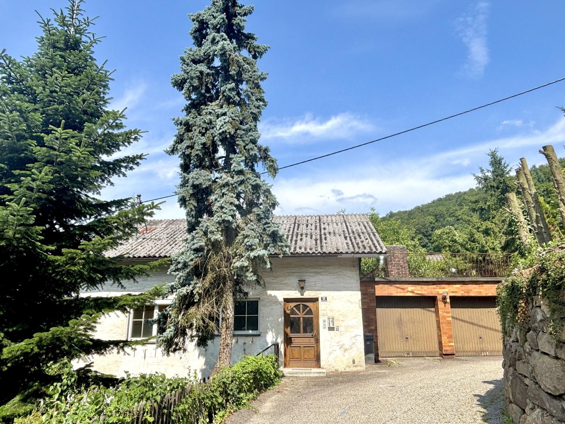 Haus auch für Anleger geeignet - zwei Wohneinheiten mit separatem Eingang!