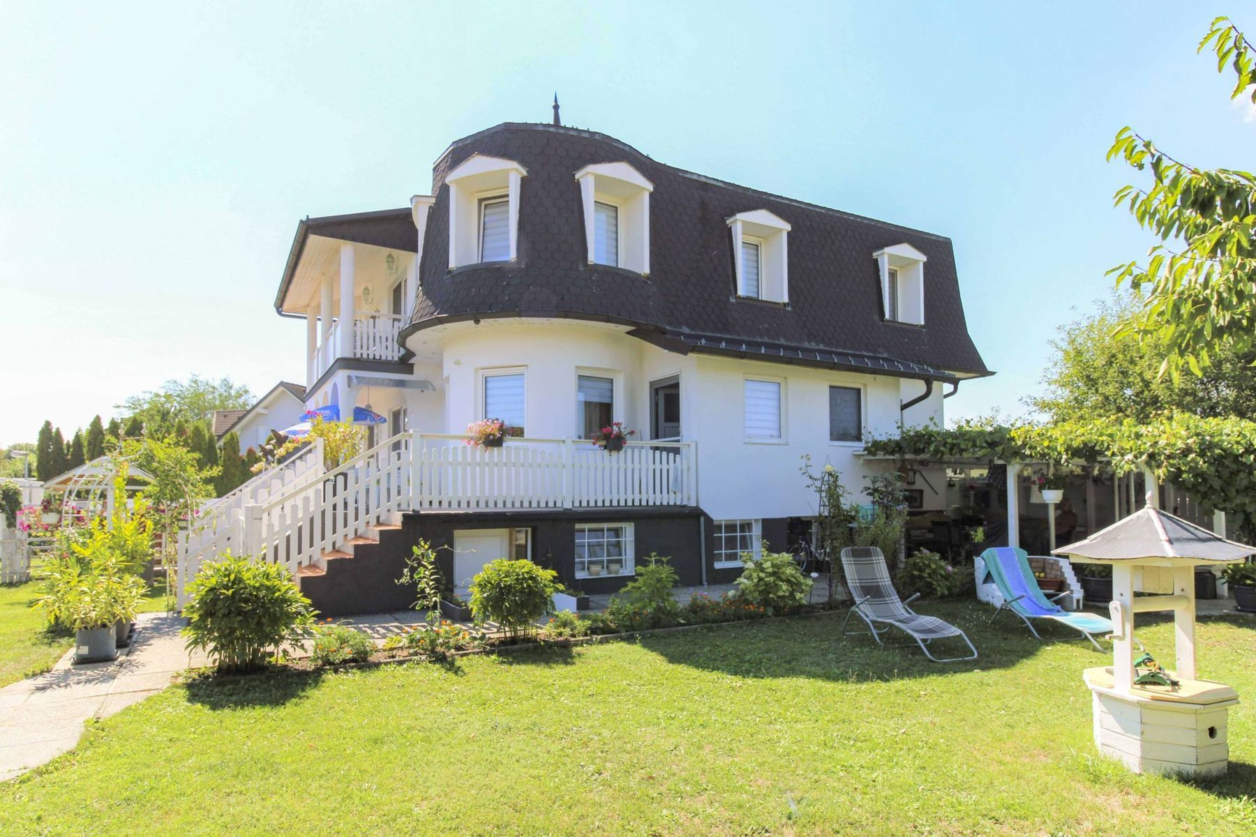 Top Zustand. Zweifamilienhaus mit wunderschönem Garten vor den Toren Wiens