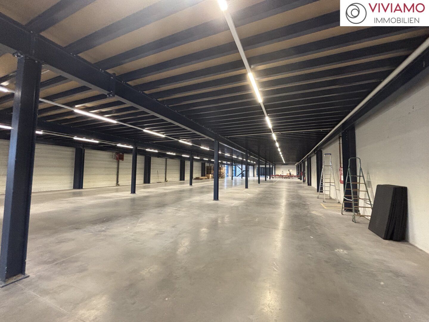 Großzügiges Gewerbe-Areal mit Büro- & Hallenflächen in Wels - ab 2.000 m² zu mieten - Mehr