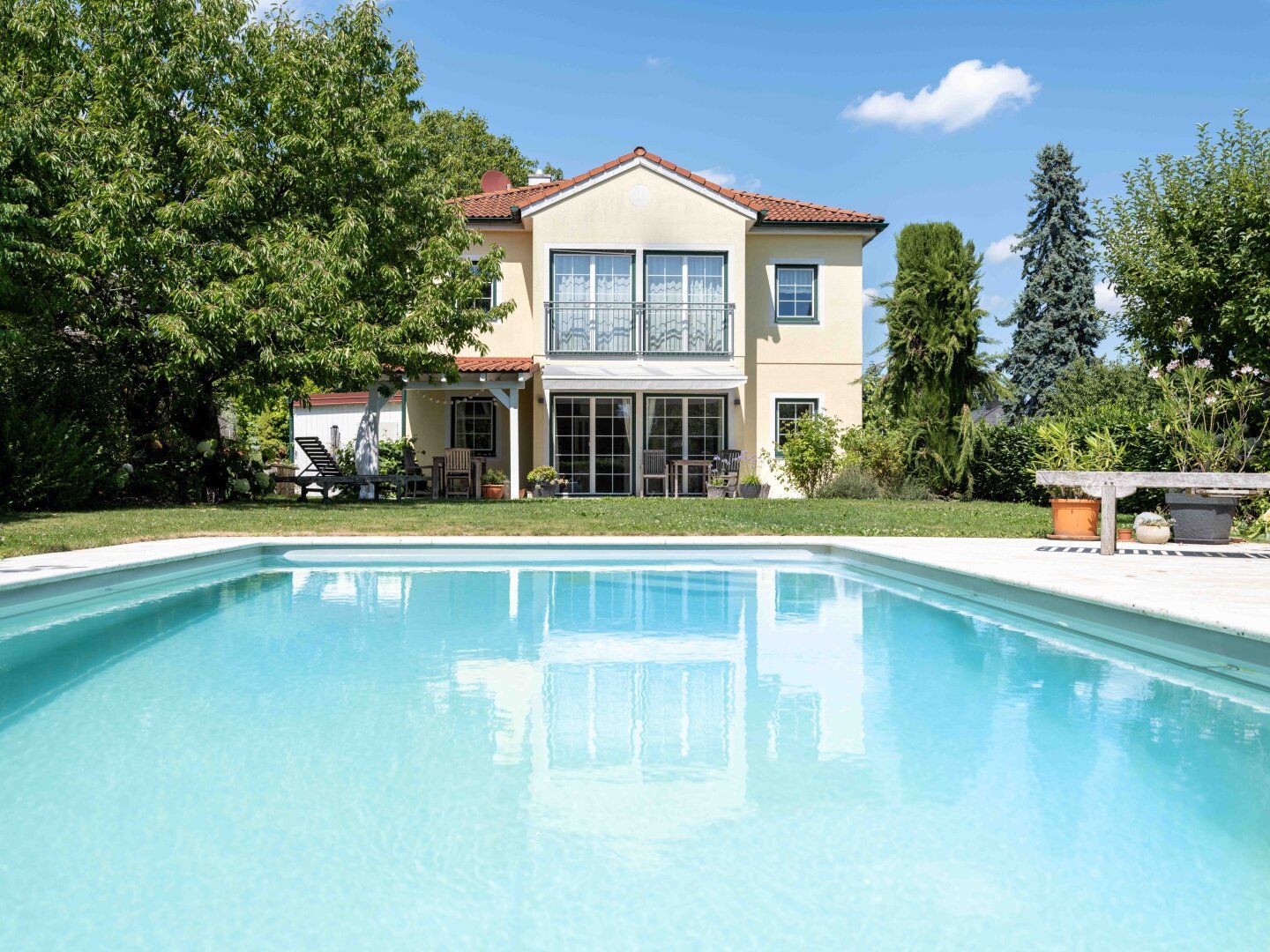 Ruhige Bestlage : St. Peter am Berg - Traumhaus mit Pool