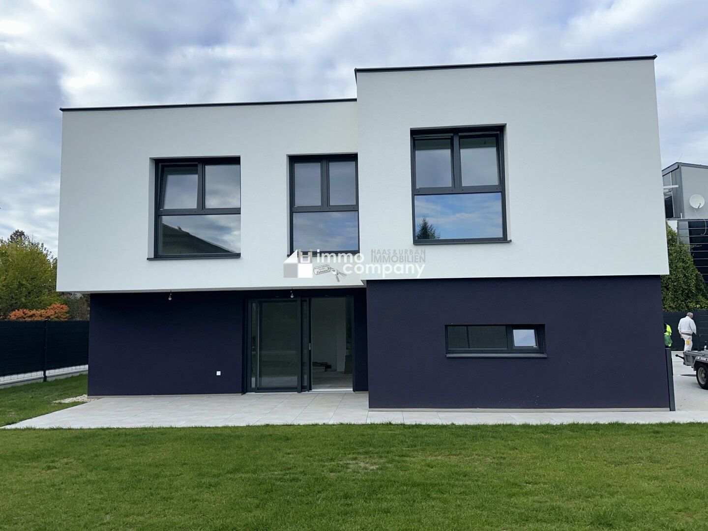 Neues Einfamilienhaus in Strasshof: Modern, geräumig mit Garten und Terrasse!