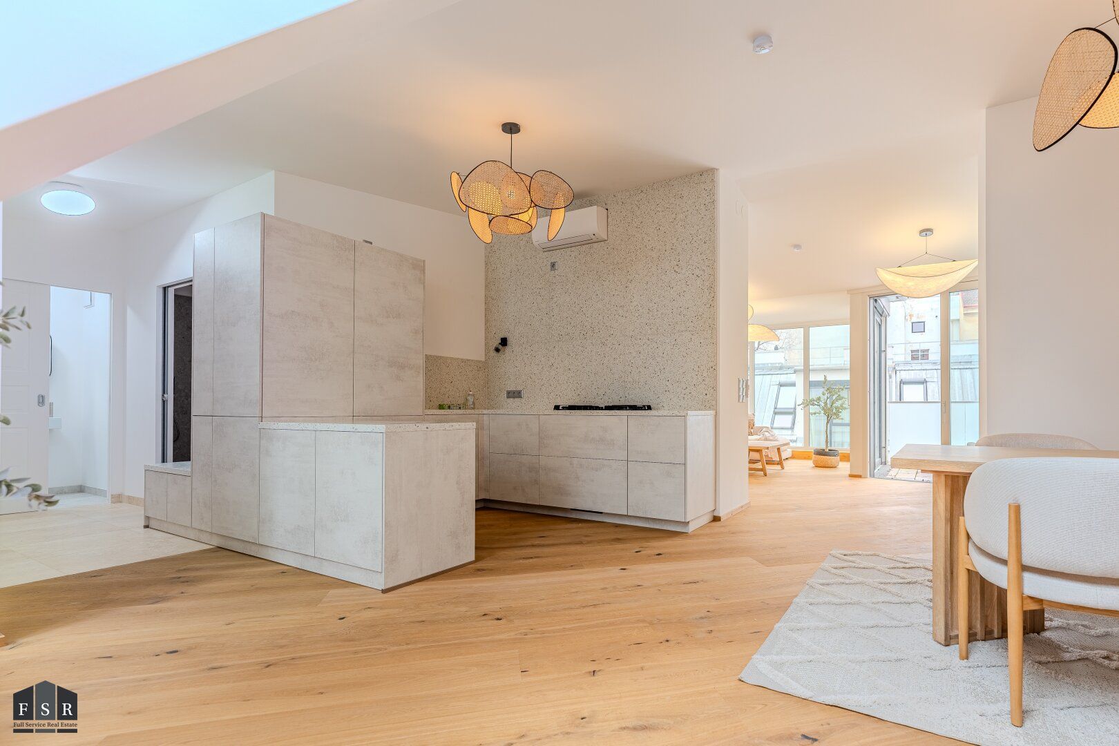 beinahe ERSTBEZUG inkl. Küche - Neu errichtete, ruhige hofseitig DG-Wohnung in BESTLAGE - mit Terrasse - Garagenstellplatz optional !