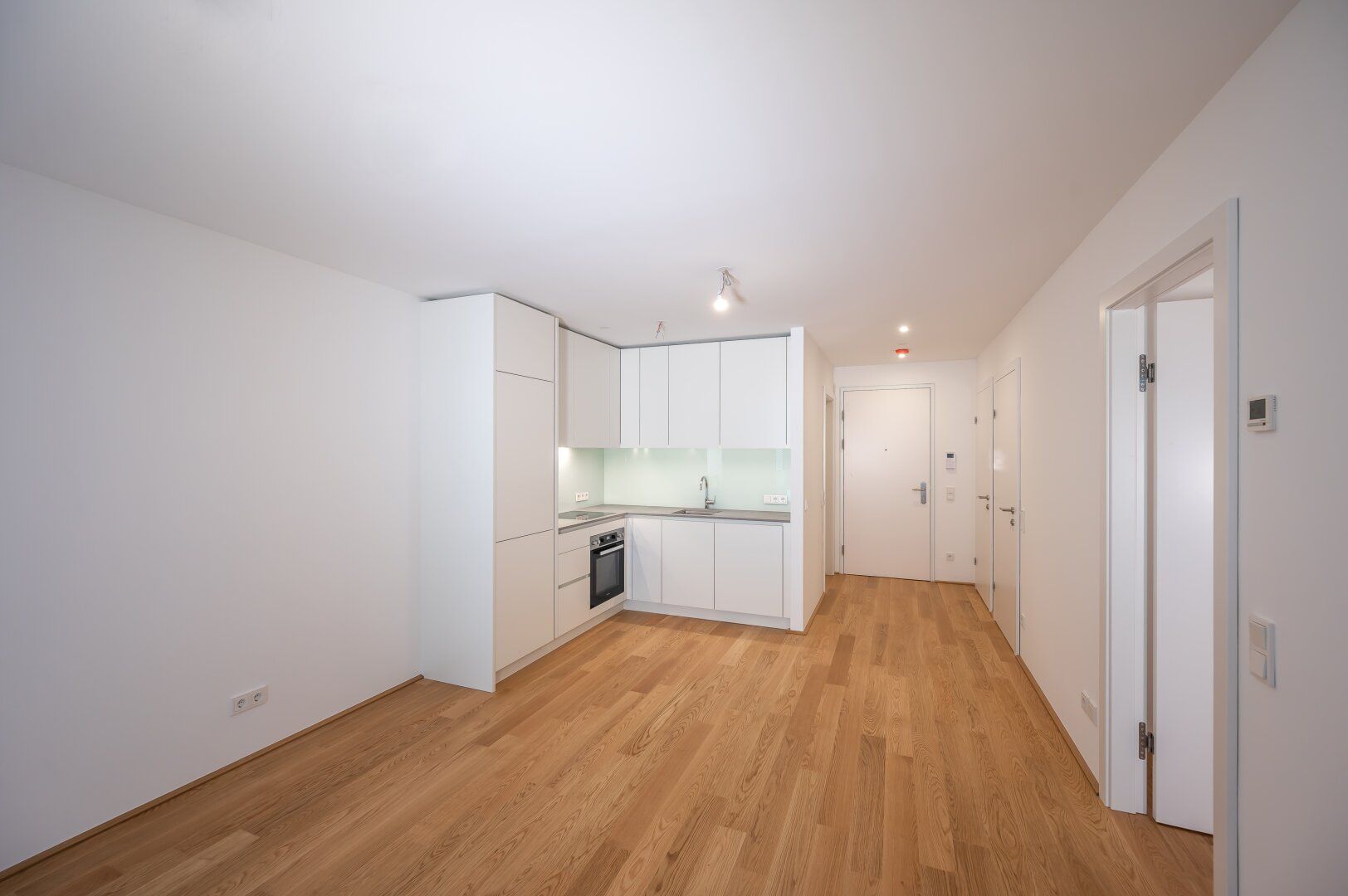 EDUART-Die Kunst des Wohnens: Hochwertiger 2-Zimmer NEUBAU mit ca. 3m² Loggia! (10/18)