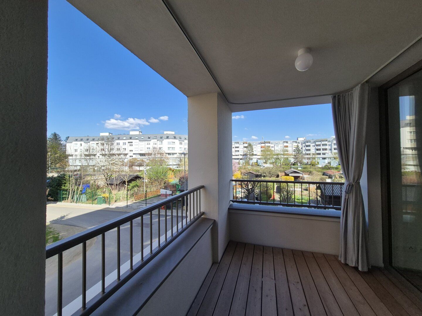 Moderne 3-Zimmer-Wohnung in zentraler Lage mit Küchenmöblierung!