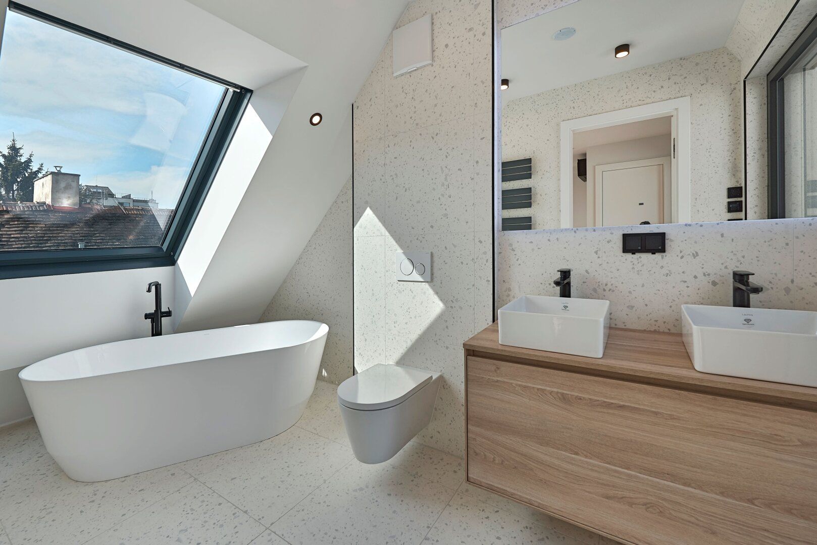 PENTHOUSE mit traumhafter DACHTERRASSE! Geschmackvoller 3-Zimmer-Erstbezug mit direktem Liftzugang