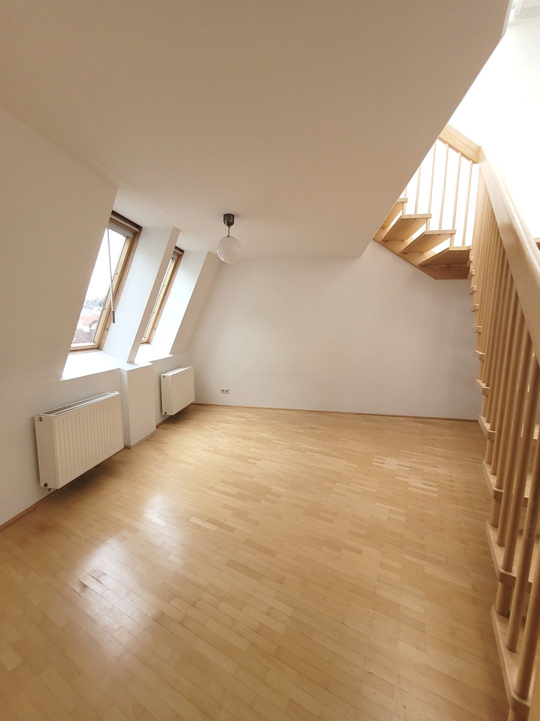 3 Zimmer Maisonetten-Wohnung mit Terrasse in der Ferrogasse